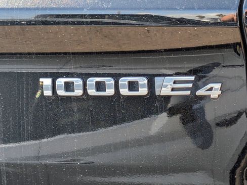 Used 2025 Cadillac Escalade IQ Luxury 1 AWD/4WD image 2