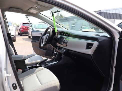 Used 2016 Toyota Corolla LE FWD image 9