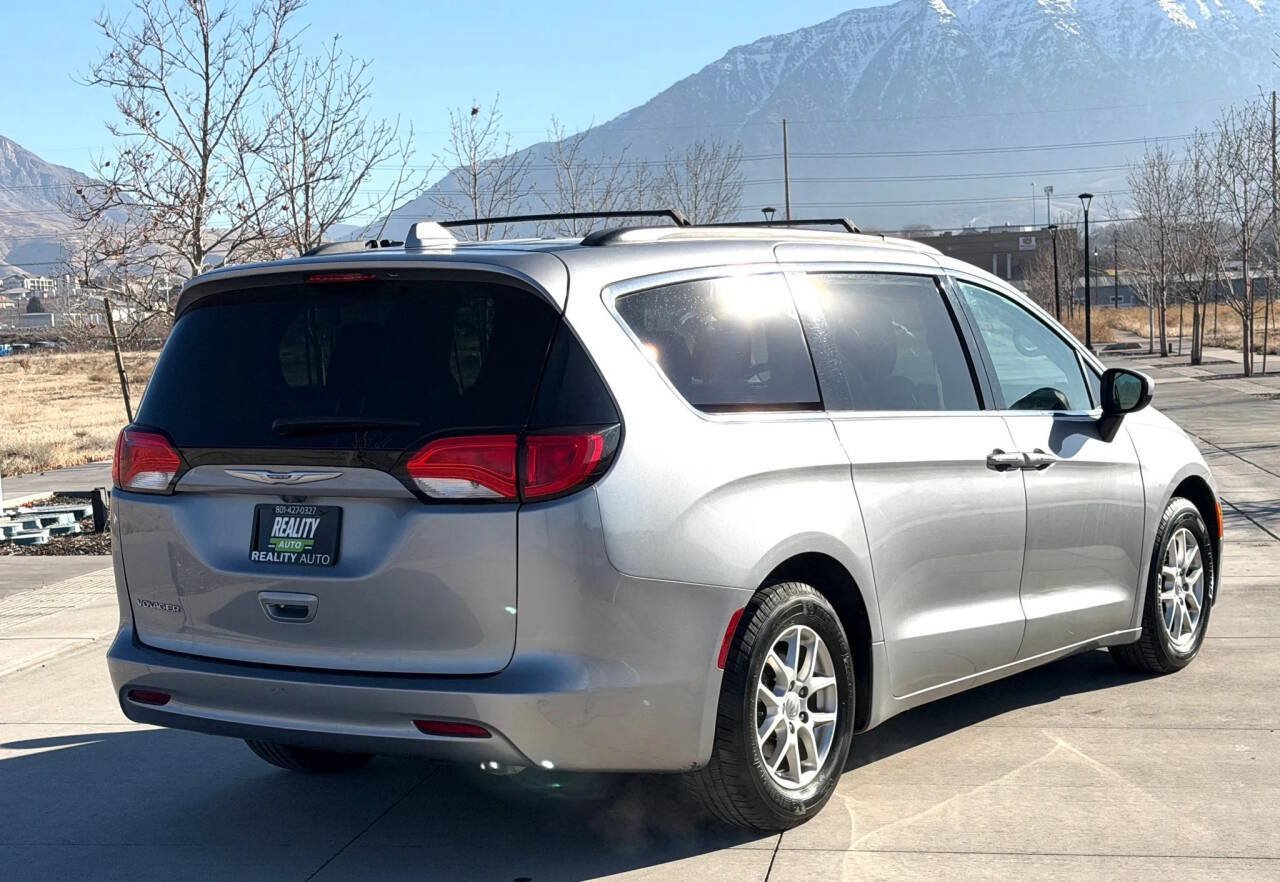 Used 2020 Chrysler Voyager Lxi FWD image 6