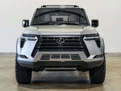 Used 2026 Lexus GX 550 image 2
