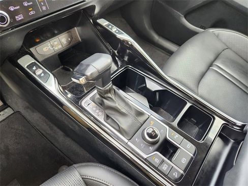 Used 2025 Kia Sorento SX image 16