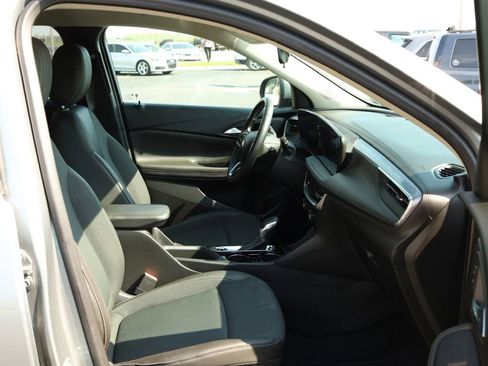 Used 2025 Buick Encore GX Preferred FWD image 50