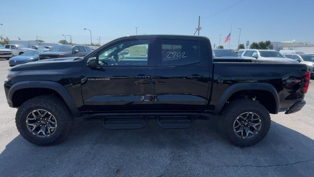New 2026 Chevrolet Colorado ZR2 AWD/4WD image 7