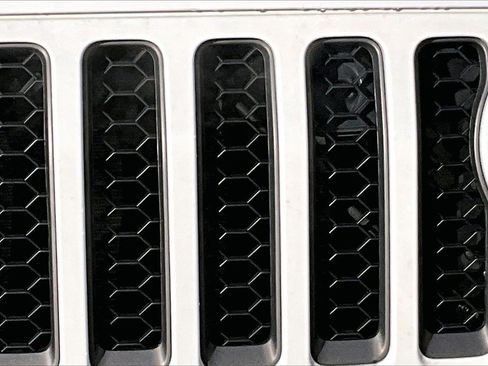 Used 2022 Jeep Wrangler Unlimited Rubicon 4xe image 11