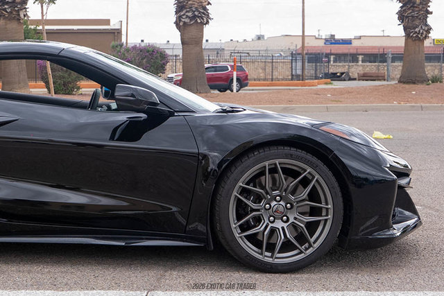 Used 2024 Chevrolet Corvette Z06 RWD image 10