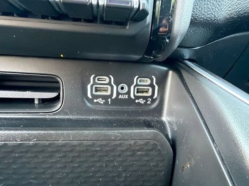 Used 2023 RAM 1500 Big Horn AWD/4WD image 34