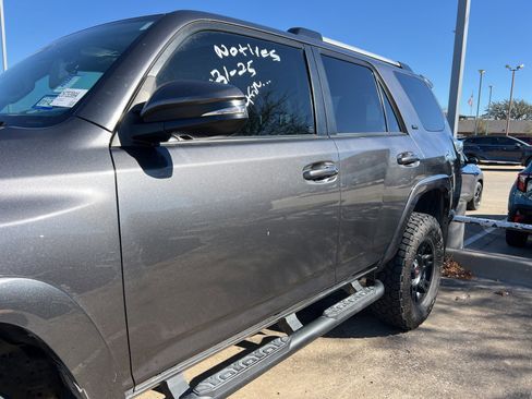 Used 2022 Toyota 4Runner SR5 Premium image 14