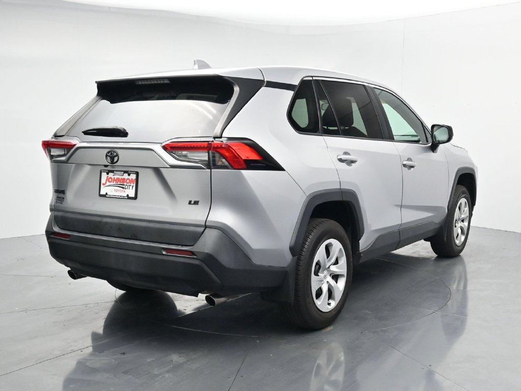 Used 2023 Toyota RAV4 LE FWD image 7