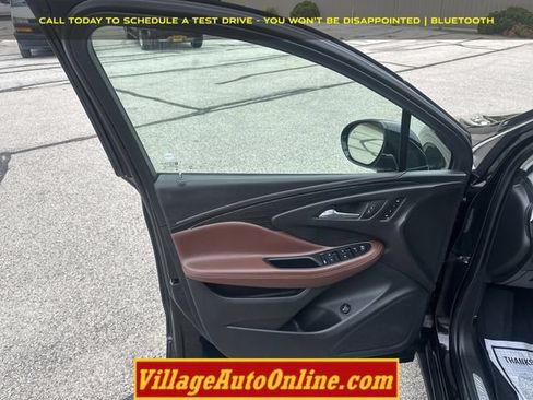 Used 2017 Buick Envision Essence AWD/4WD image 10