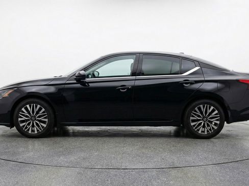 Used 2025 Nissan Altima 2.5 SV image 5