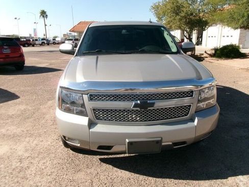 Used 2009 Chevrolet Avalanche LT w/ Suspension Package, Off-Road image 4
