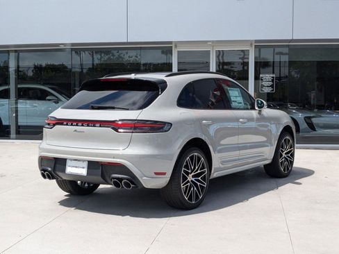 Certified 2025 Porsche Macan image 9