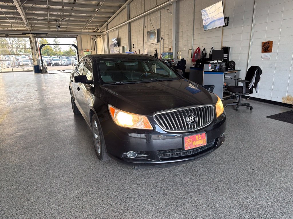 Used 2013 Buick LaCrosse Premium FWD image 2