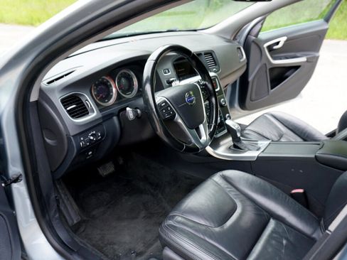 Used 2013 Volvo S60 T5 image 14