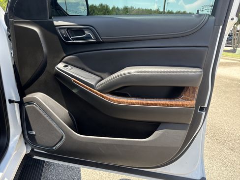 Used 2019 Chevrolet Tahoe Premier AWD/4WD image 14