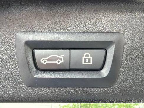 Used 2021 BMW X5 sDrive40i w/ M Sport Package RWD image 19