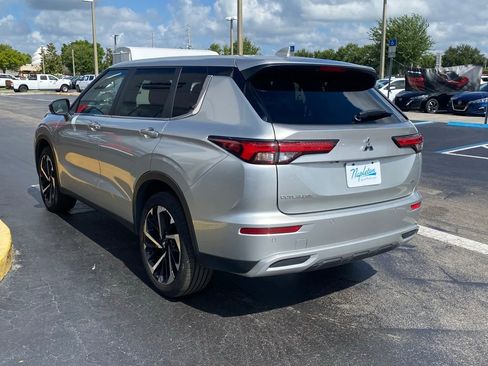 Used 2024 Mitsubishi Outlander SE AWD/4WD image 7
