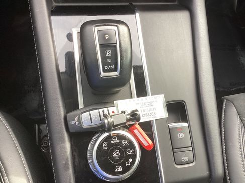 Used 2023 Mitsubishi Outlander SE image 28