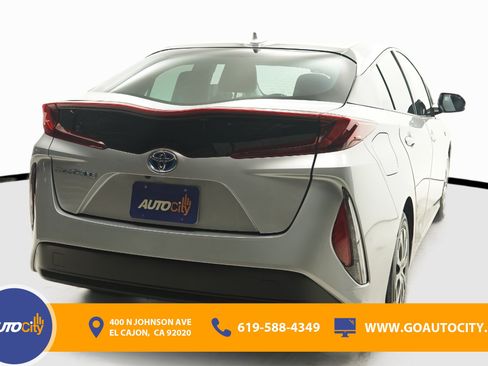 Used 2020 Toyota Prius Prime XLE FWD image 10