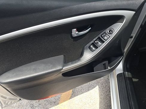 Used 2016 Hyundai Elantra GT FWD image 15