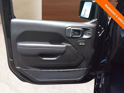 New 2025 Jeep Gladiator Sport image 10