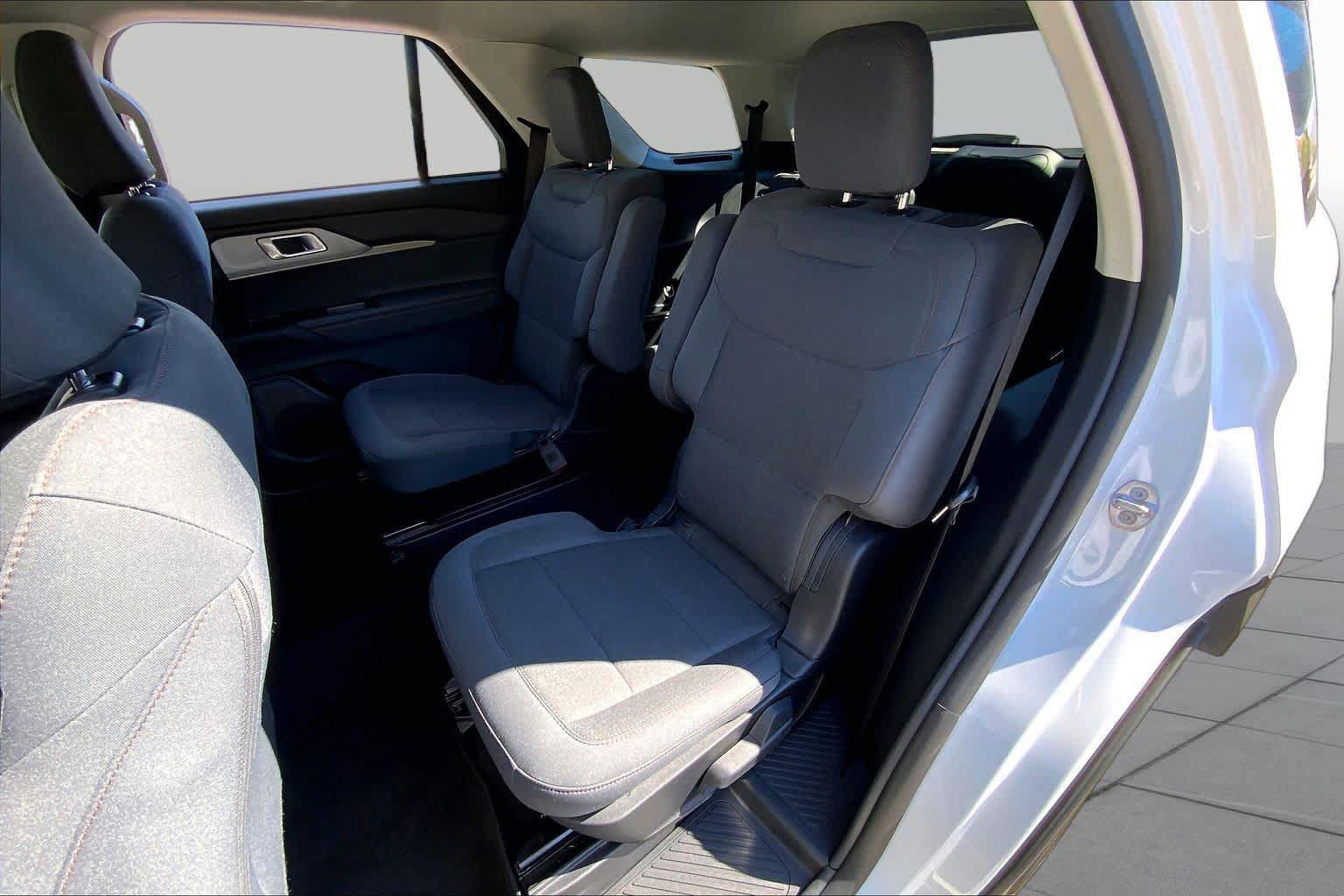 Used 2026 Ford Explorer Active RWD image 20