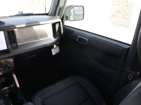 New 2025 Ford Bronco Badlands image 13