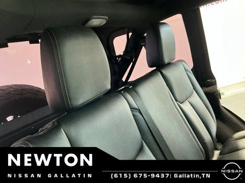Used 2018 Jeep Wrangler Unlimited Sahara AWD/4WD image 20