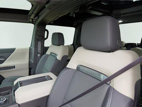 New 2026 GMC Hummer EV 2X image 10