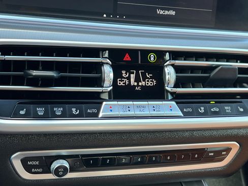 Used 2022 BMW X5 xDrive40i w/ Parking Assistance Package image 22