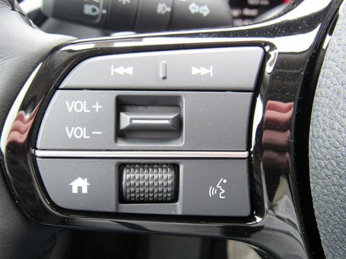 Used 2024 Honda Pilot Touring image 15