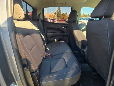 Used 2021 Chevrolet Colorado LT w/ LT Convenience Package image 9