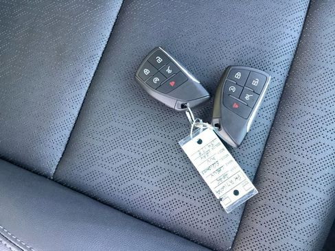 Used 2025 Chevrolet Equinox LT w/ Convenience Package II image 26