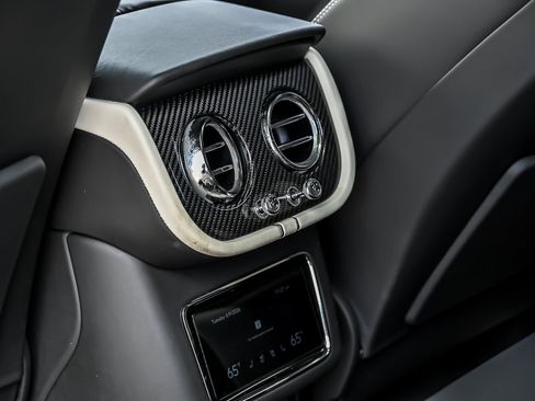 Certified 2022 Bentley Bentayga AWD/4WD image 24