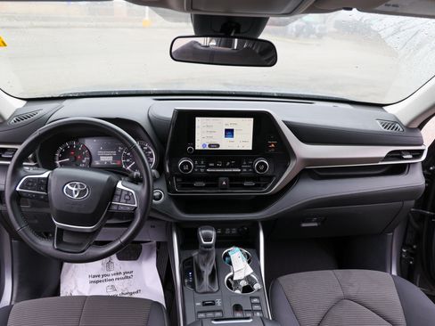 Used 2024 Toyota Highlander LE image 36