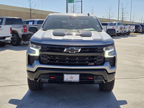 Used 2025 Chevrolet Silverado 1500 LT Trail Boss w/ Convenience Package II image 9