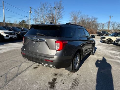 Used 2022 Ford Explorer XLT w/ Equipment Group 202A image 27