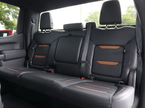 Used 2021 GMC Sierra 1500 AT4 AWD/4WD image 9