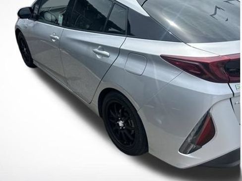 Used 2018 Toyota Prius Prime Premium FWD image 14