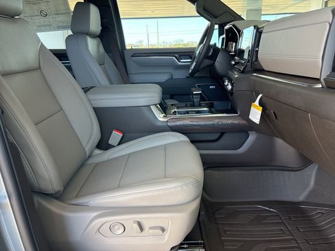 New 2026 GMC Sierra 1500 SLT image 20