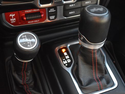 Used 2021 Jeep Wrangler Unlimited Rubicon AWD/4WD image 13