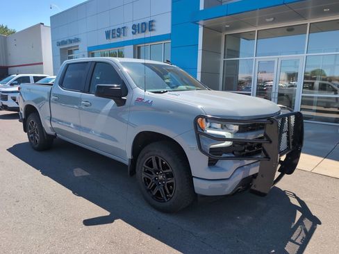 Used 2025 Chevrolet Silverado 1500 RST AWD/4WD image 2