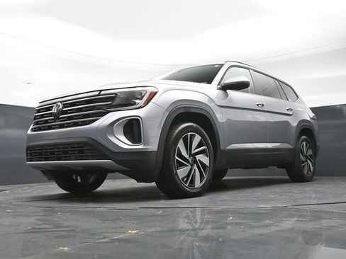 Used 2025 Volkswagen Atlas SE FWD image 41