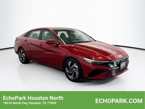 Used 2025 Hyundai Elantra SEL FWD image 1