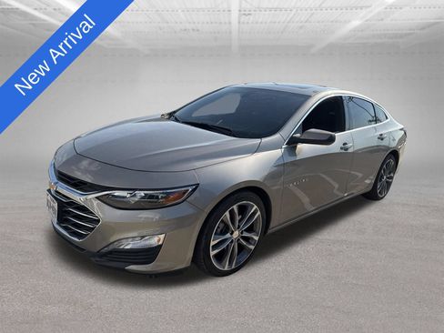 Used 2022 Chevrolet Malibu LT FWD image 1