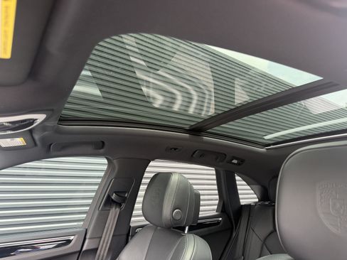 Certified 2023 Porsche Macan AWD/4WD image 34