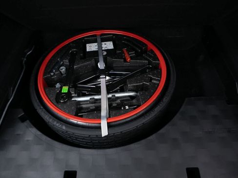 Certified 2022 Porsche Cayenne Coupe image 32