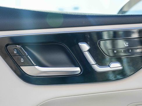 Used 2025 Mercedes-Benz GLC 350e GLC 350e image 24