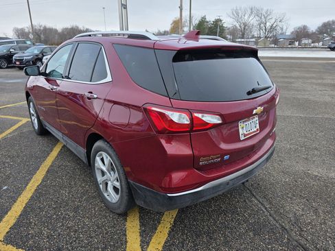 Used 2018 Chevrolet Equinox Premier image 3