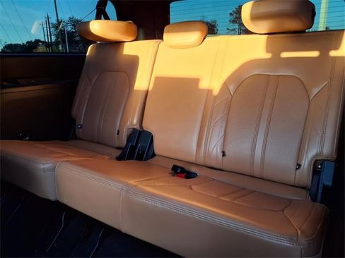 Used 2023 Ford Expedition Max Platinum image 11